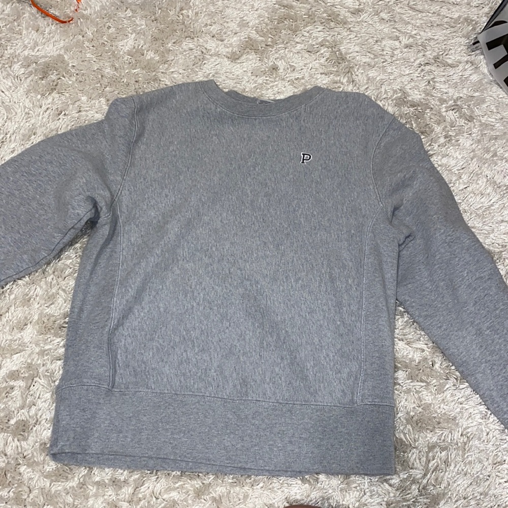 pink crew neck size small🤍